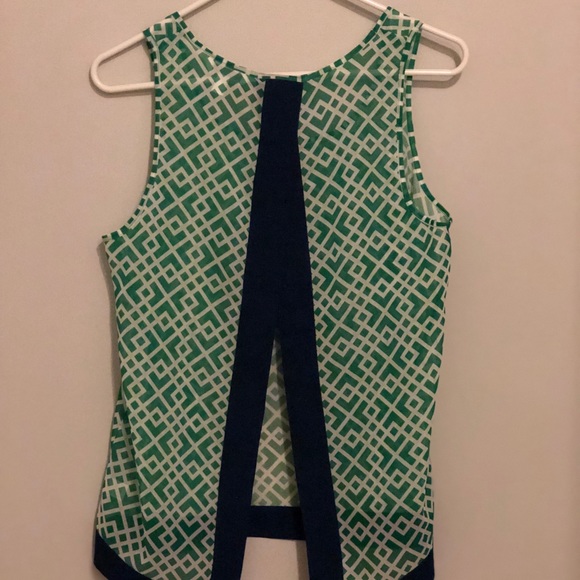 💕Charming Top💕 - Picture 5 of 7